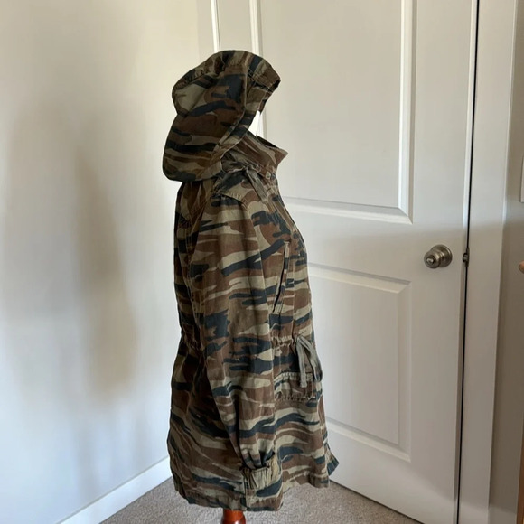 Lucky brand women’s camo green, long utility style jacket with hood size medium - Picture 3 of 6